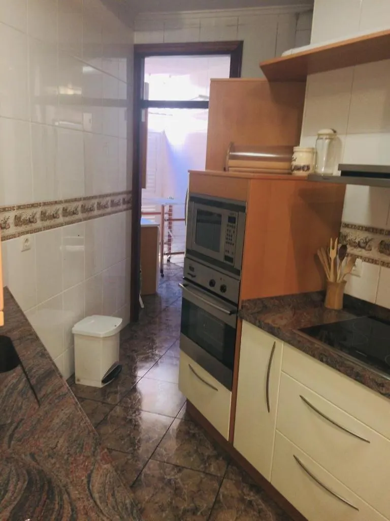Piso Muy Centrico, Bien Equipado Con Parking. Daire Bilbao 0*,  İspanya