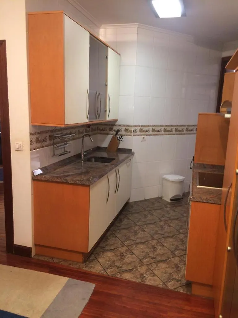 Piso Muy Centrico, Bien Equipado Con Parking. Daire Bilbao