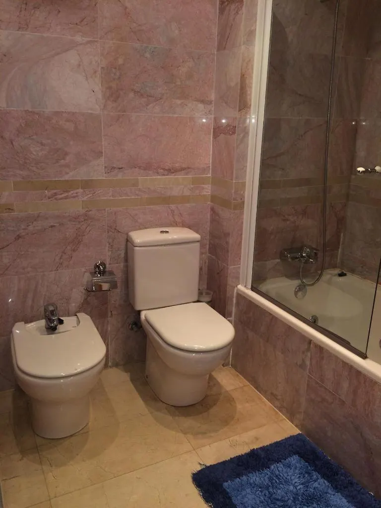 Piso Muy Centrico, Bien Equipado Con Parking. Daire Bilbao