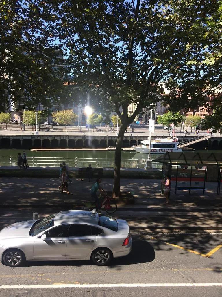 Piso Muy Centrico, Bien Equipado Con Parking. Daire Bilbao